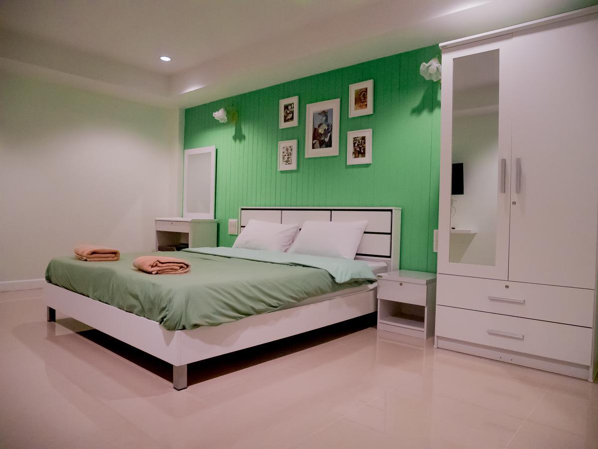 Uj Apartment Bangsaen Eksteriør bilde