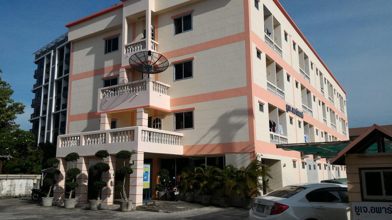 Uj Apartment Bangsaen Eksteriør bilde