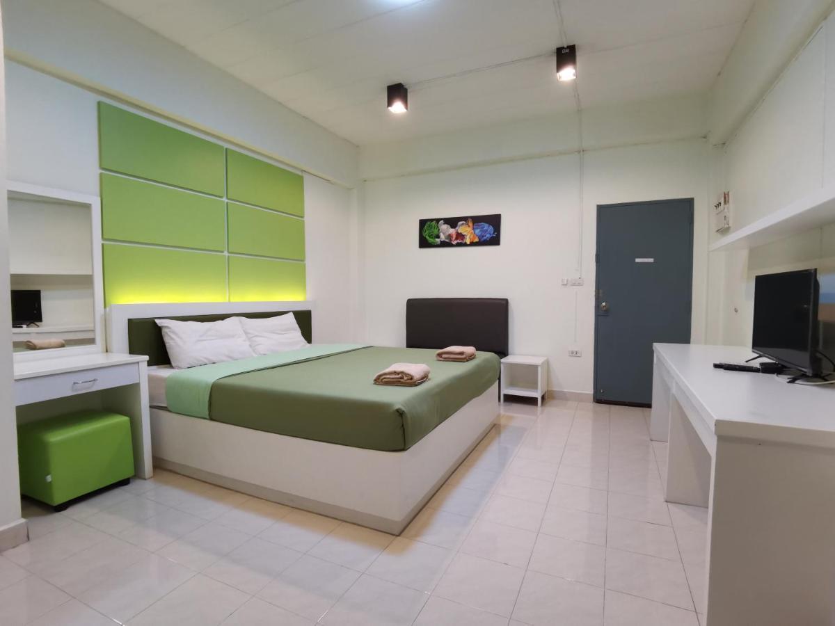 Uj Apartment Bangsaen Eksteriør bilde