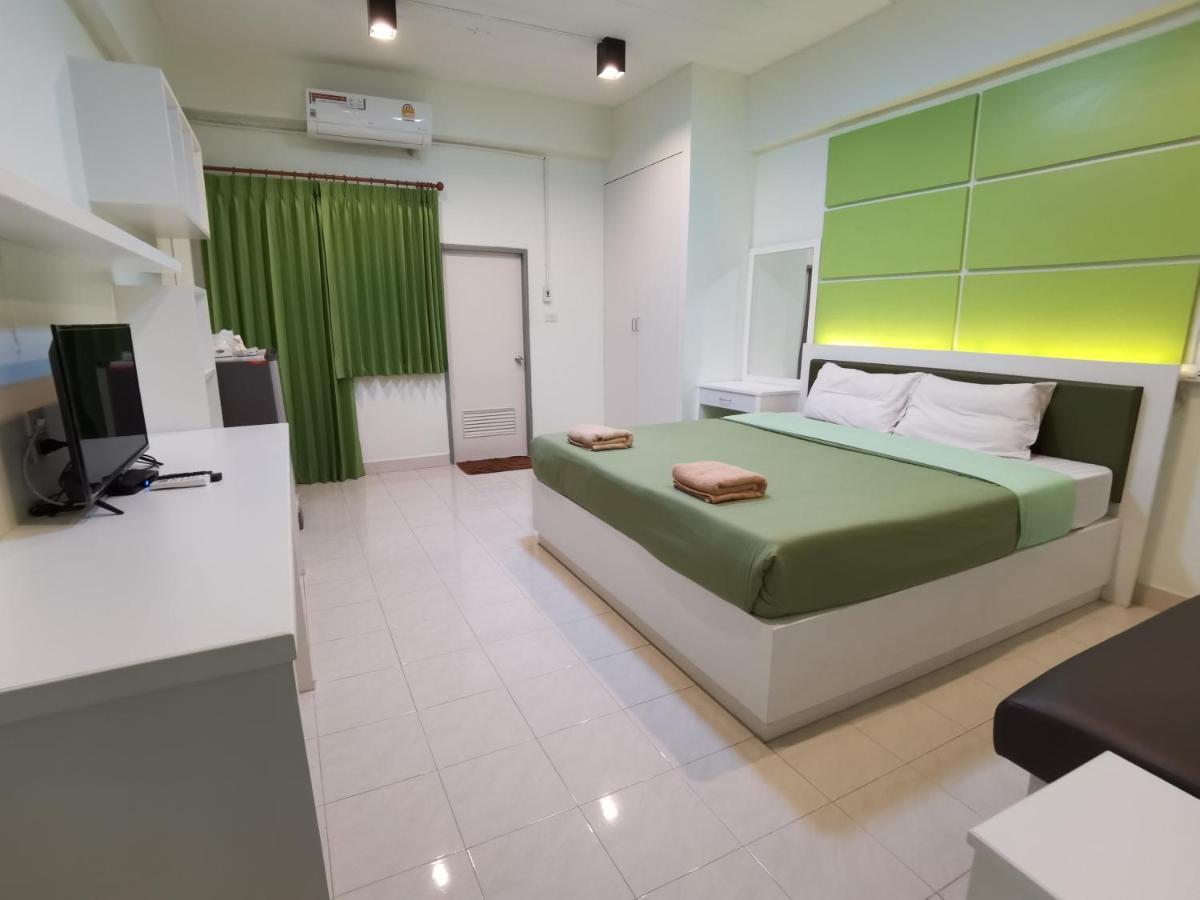 Uj Apartment Bangsaen Eksteriør bilde