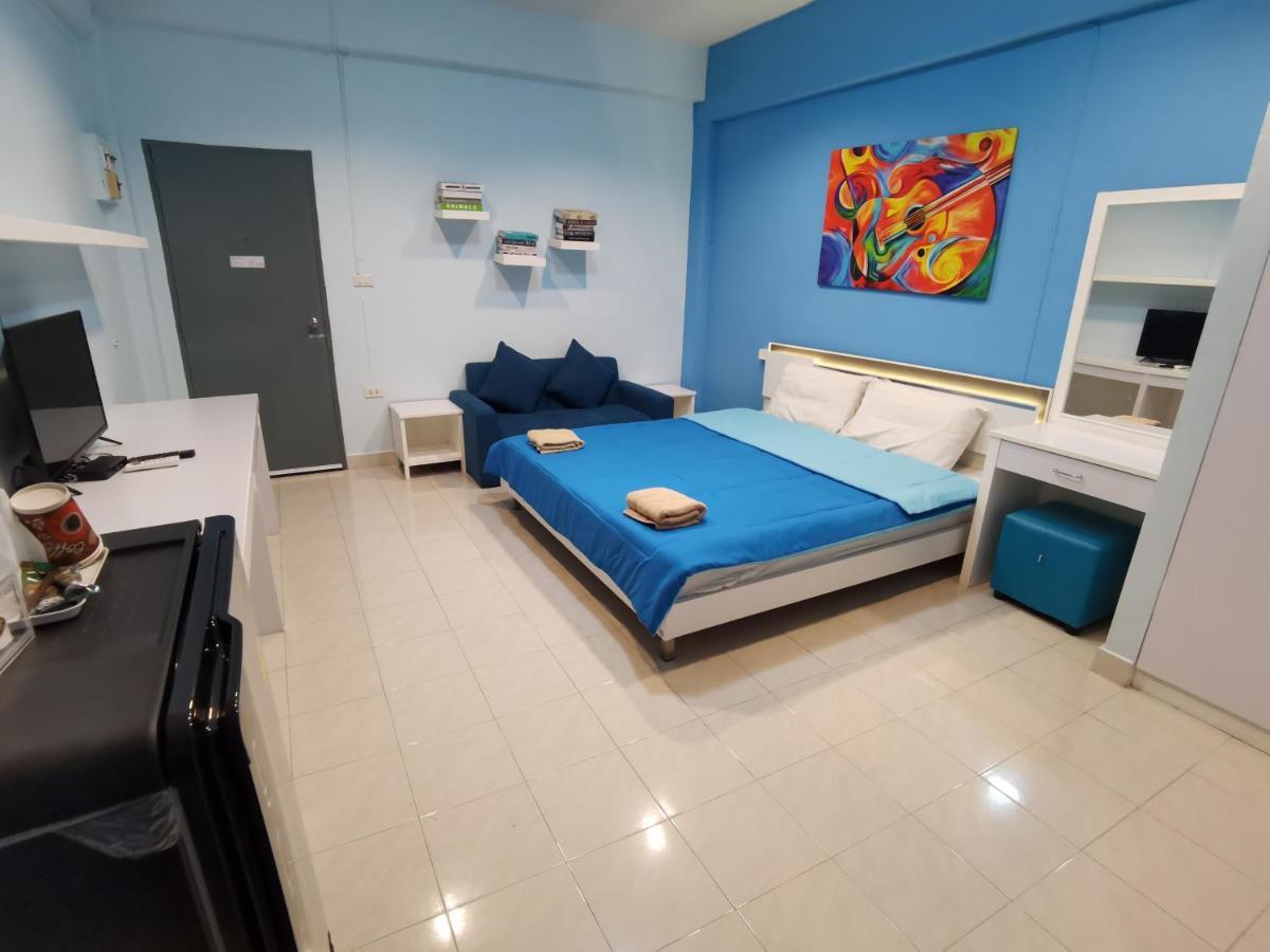 Uj Apartment Bangsaen Eksteriør bilde